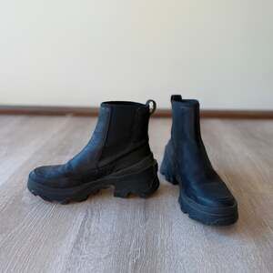 Sorel Brex Waterproof Chelsea boot in black leather size 8